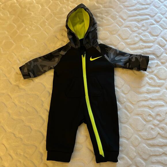 Nike Dri-FIT 3M Therma Coverall Onesie - Picture 1 of 5
